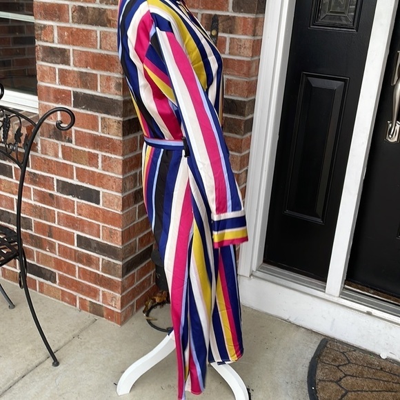 Chelsea 28 Wrap Around‎ Dress - Picture 4 of 9